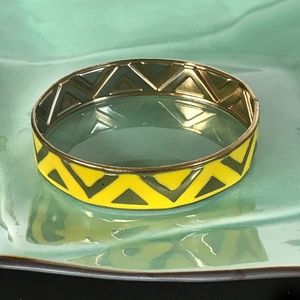 Gold tone with yellow Zig-Zag pattern bracelet